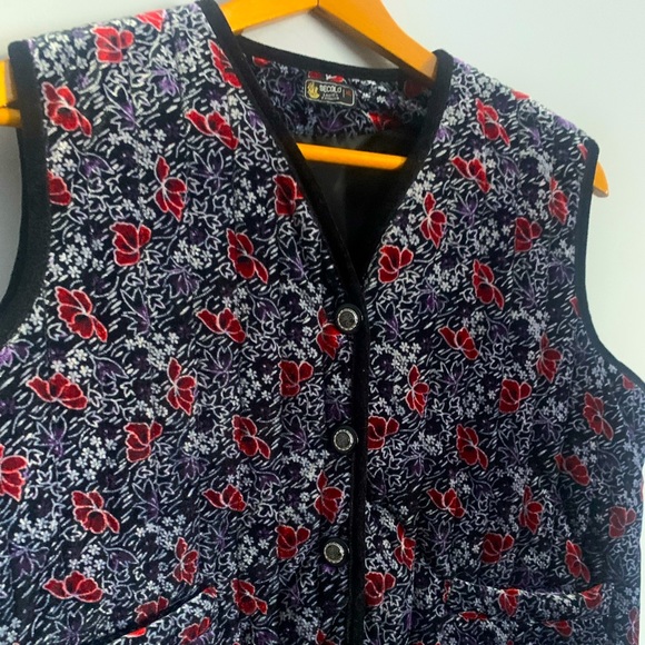 Vintage Plush Patterned Vest - Picture 1 of 4